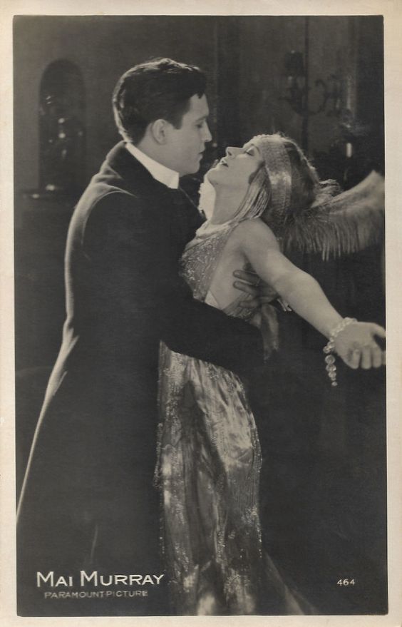 Poem – “We’ll Not Die with our Love Apart” – Romance