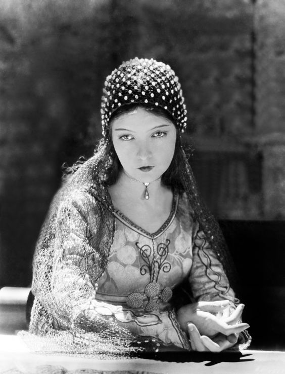 Poem – “When Love Creates Itself” – Romance –&nbsp;11/29/2019