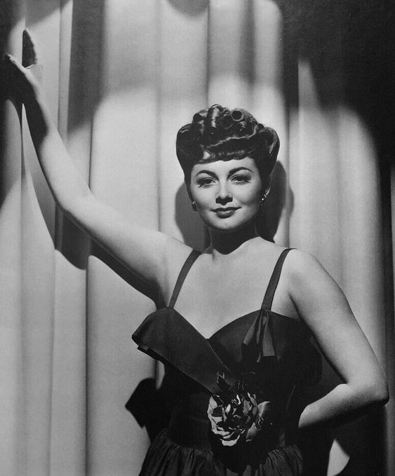 Poem – “Luscious Hair, Scented Neck” – Romance –&nbsp;8/13/2020