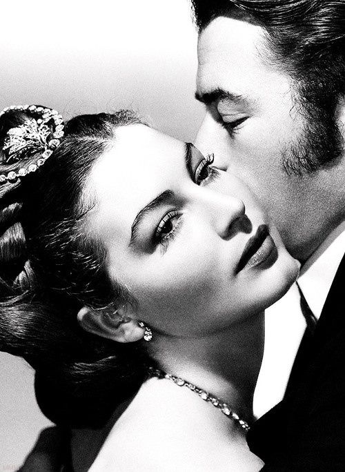 Poem – “A Kiss to Reach your Ear” – Romance –&nbsp;9/4/2020