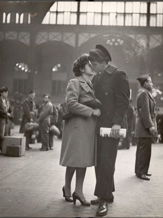 Short Prose – 350 Words – “Holding you in Empty Hands” – Romance –&nbsp;11/23/2020