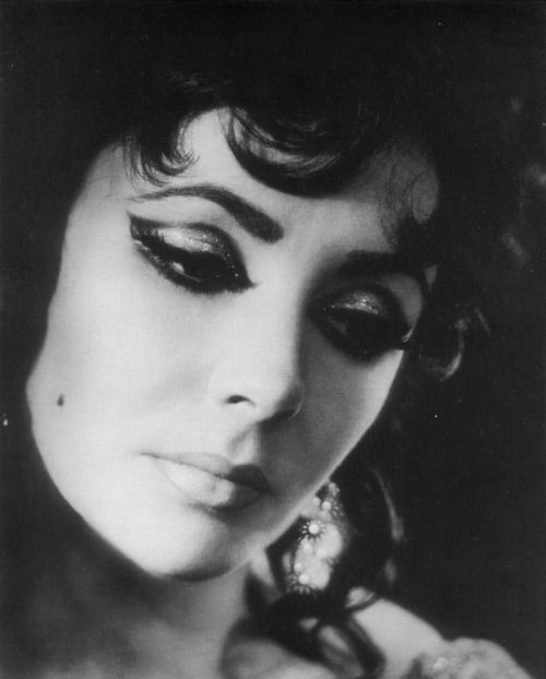 Poem – “Tie Loose Words” – Love Poetry – 6/27/2022